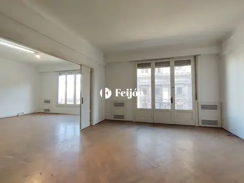Oficina 6 ambientes con 4 baños