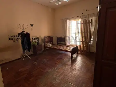 Av. Brasil 100, Piso 0