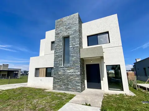 Casa en Venta en Pilar Del Este - Santa Elisa, USD 235.000