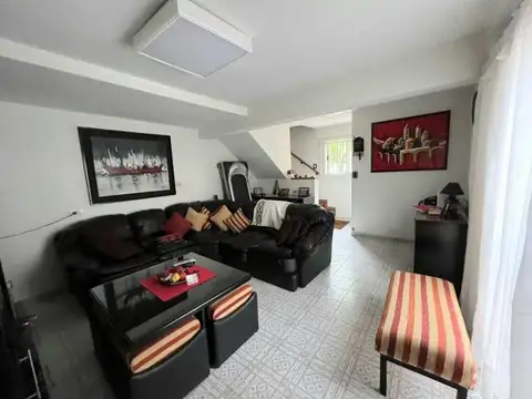 202 E/ 42 Y 43: CASA EN VENTA, 3 DORMITORIOS, GARAGE