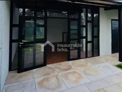Casa 2 ambientes con 1 baño