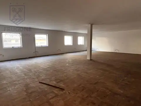 VENTA - Oportunidad de Inversión – Edificio Comercial - con Gran Potencial de Desarrollo
