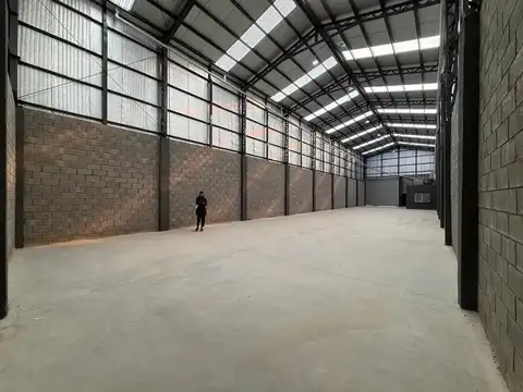 Galpon en Alquiler en Área de Promoción el Triángulo, USD 3.200