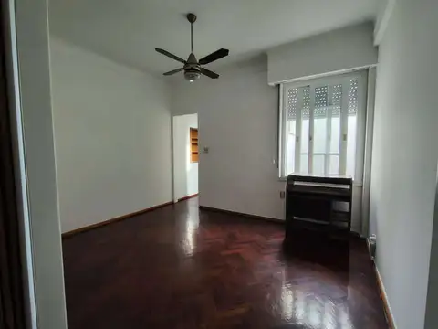 VENTA SAN CRISTOBAL 2 AMBIENTES APTO CREDITO LUMINOSO POSESION YA