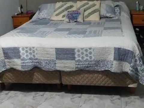 CASA LISTA PARA VIVIR EN BARRIO LAS FLORES