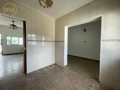 Casa 3 ambientes con 2 baños