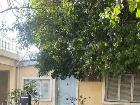 Casa + 2 Monoambientes con Renta Activa|Barrio San Fernando