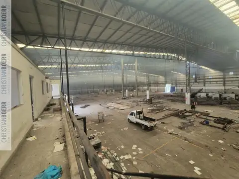 Planta Industrial de 9800m sobre 3,2 Has de terreno dentro d