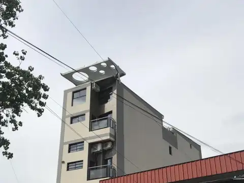 101 e/ 6 y Avenida 7