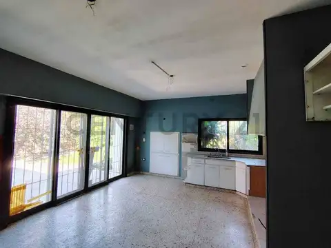 Bombero Sánchez 100, Piso 0