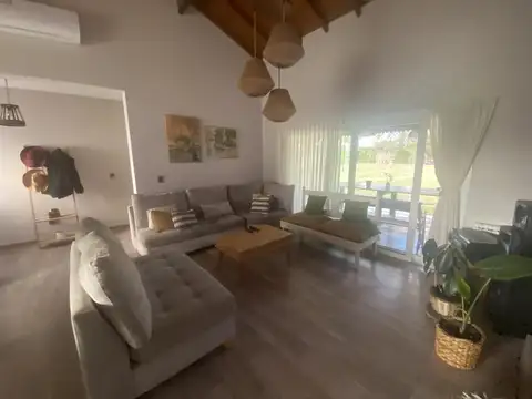 Casa en Alquiler de 3 dormitorios