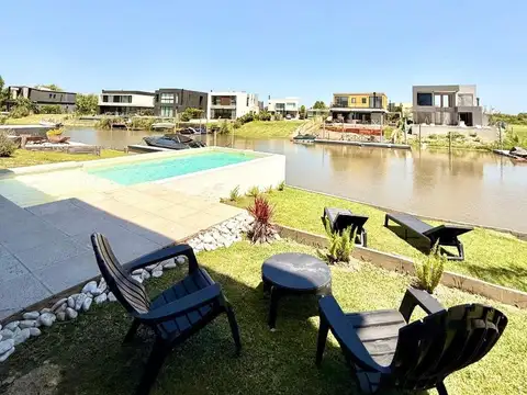 Casa 4 ambientes con 3 baños