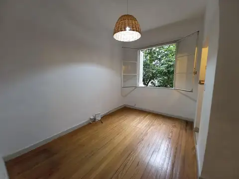  RESERVADO  Encantador 3 ambientes reciclado en edificio historico!