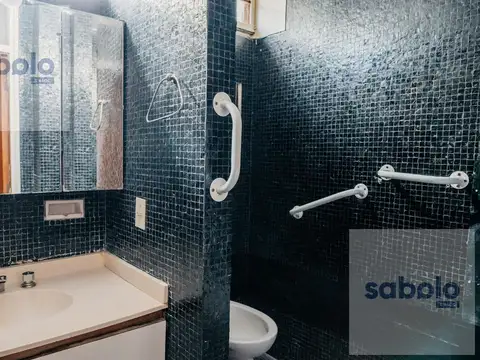 Departamento 6 ambientes con 2 baños