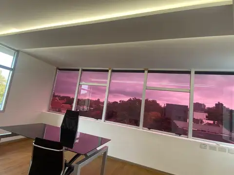 Oficina en Alquiler en La Lucila Libertador / Rio, USD 2.700