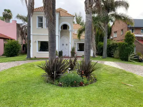 Casa en Venta en el Náutico Escobar C.C.