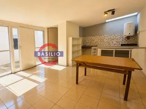 ALQUILER | PH MONOAMBIENTE INTERNO CON PATIO COMPARTIDO Y PARRILLA EN VILLA ADELINA