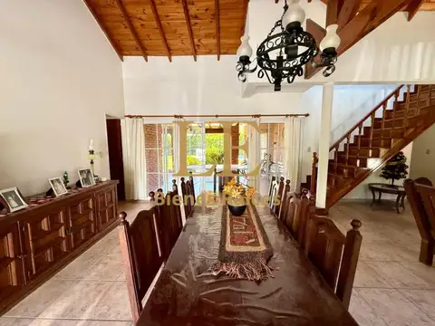 Casa en Venta con 5 cocheras
