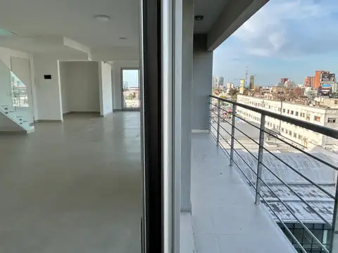 Oficina 2 ambientes con 4 baños