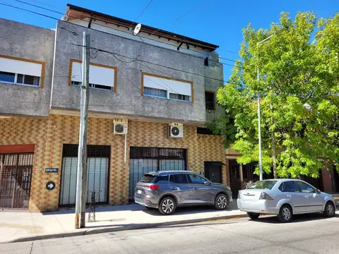 Depto Tipo Casa en Venta en Piñeyro, USD 138.000