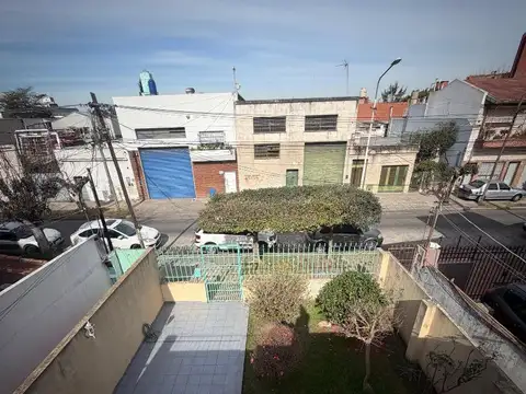 Depto Tipo Casa 4 ambientes con 1 baño