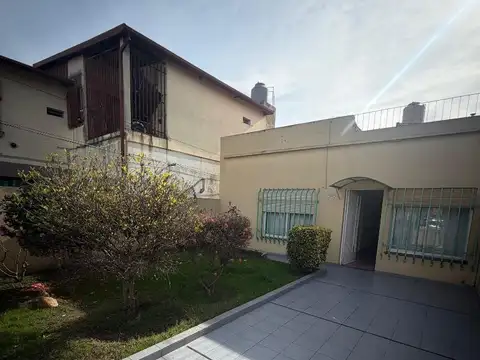 Depto Tipo Casa en Alquiler de 4 ambientes