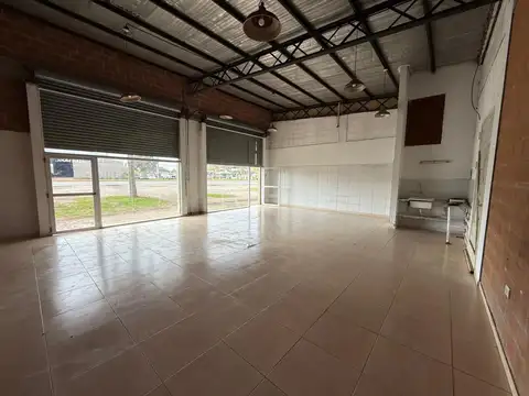Local en alquiler 90 m2 Av. Hipolito Yrigoyen