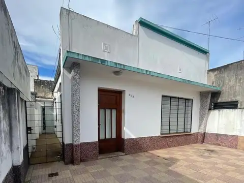 casa 3 ambientes en alquiler colon  al 734