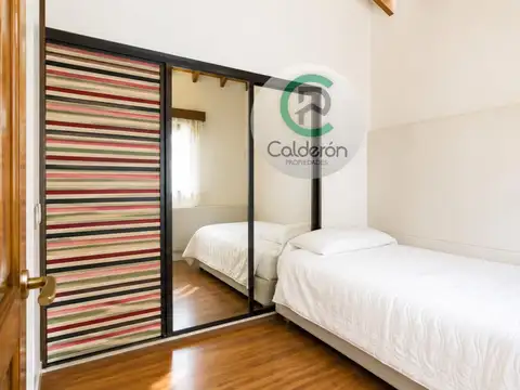 Casa en Venta con 3 cocheras
