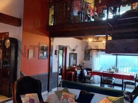 Casa 5 ambientes con 2 baños