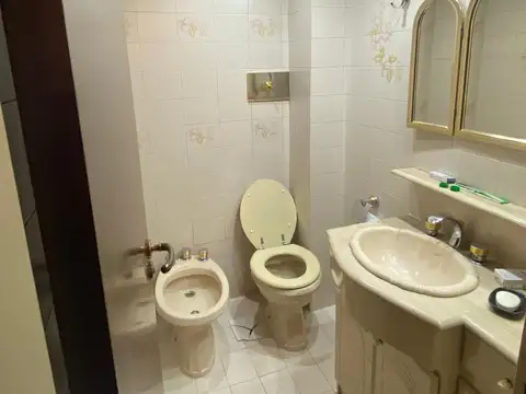 Departamento 4 ambientes con 2 baños
