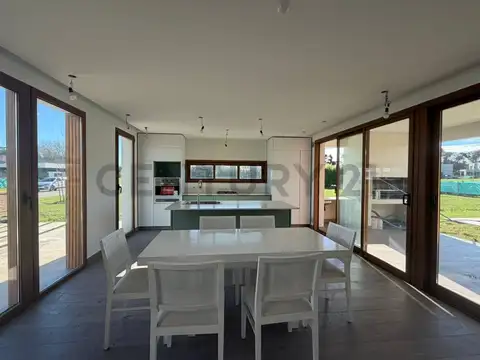 Casa en venta en Arenas Chico 4 ambientes