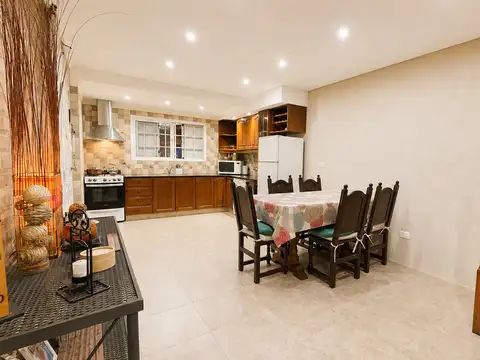 Depto Tipo Casa en Venta con 1 cocheras