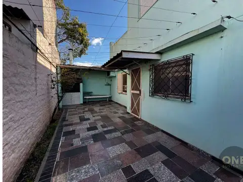 VENTA CASA 3 AMB CON PATIO Y TERRAZA EN LANUS ESTE