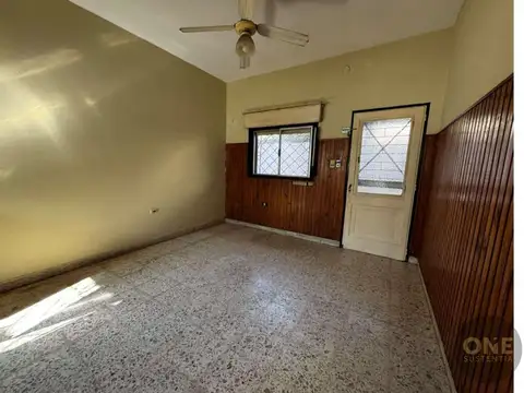 VENTA CASA 3 AMB CON PATIO Y TERRAZA EN LANUS ESTE