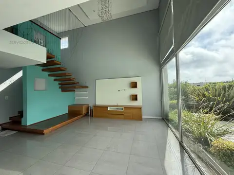 Casa en Alquiler de 3 dormitorios