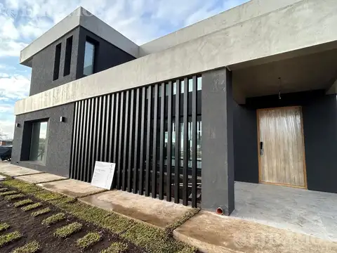 Barrio Amarras, PUERTOS / ESCOBAR
