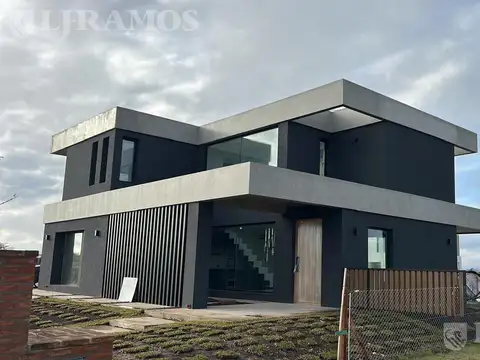 Casa en Venta en Puertos - Barrio Amarras, USD 450.000