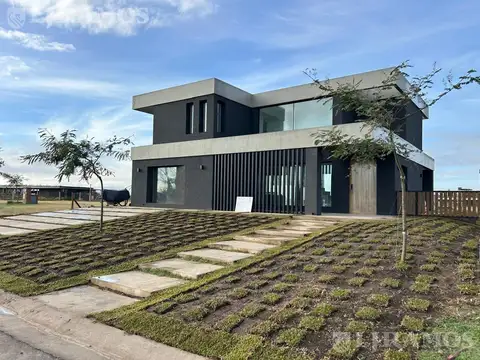 Barrio Amarras, PUERTOS / ESCOBAR