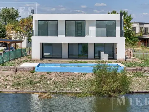 Casa en Venta en El Cantón - Barrio Golf, USD 425.000