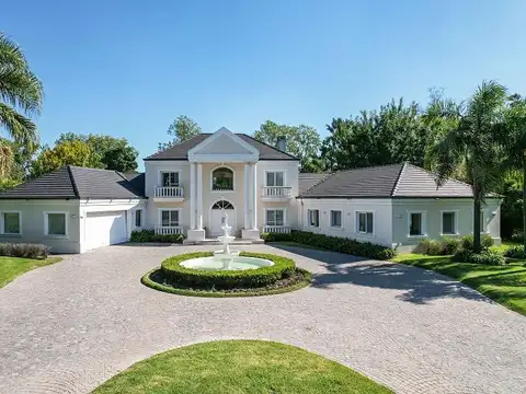 Imponente casa en Farm Club