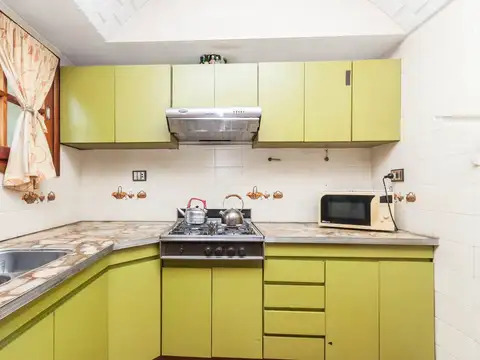 Casa 5 ambientes con 2 baños