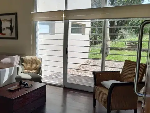 Casa 6 ambientes con 4 baños