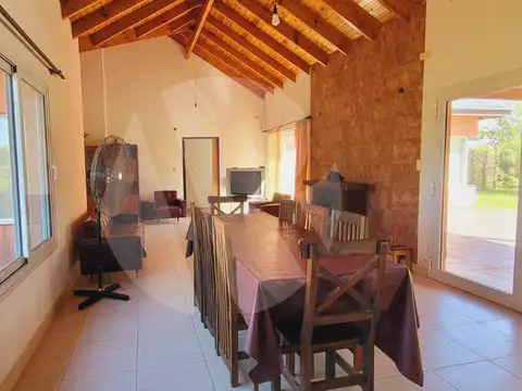 Casa en Venta con 3 cocheras