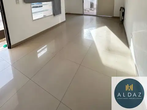 Casa en Alquiler en Punta Alta, $ 800.000