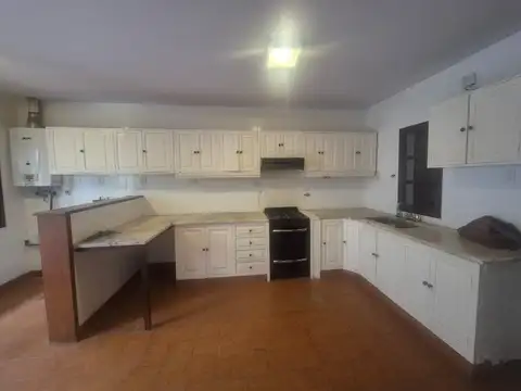 Hermosa casa apta crédito hipotecario en B° Tres Cerritos