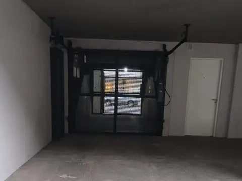 Cochera en Venta con acceso Ascensor