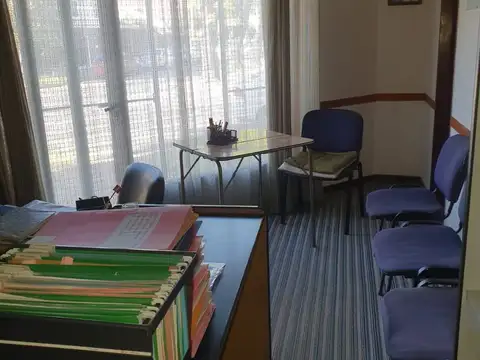 Casa en venta c/ cochera en Villa Ballester