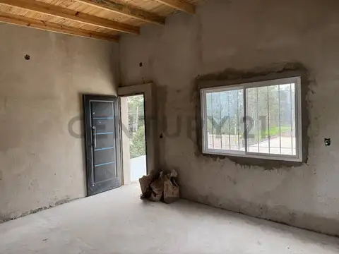 Casa 3 ambientes con 1 baño