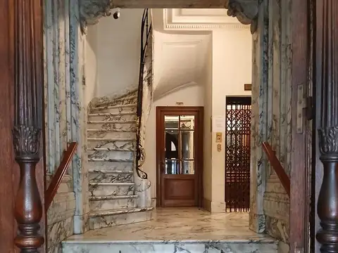 Oficina 7 ambientes con 3 baños
